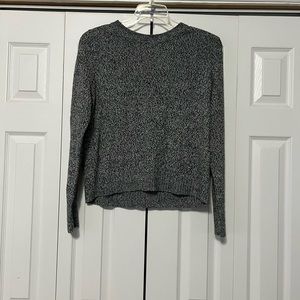 3/$12 🎉 H&M black&white sweater